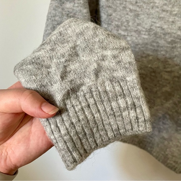 H&M Mohair Wool Blend Light Grey Marled Cowl Neck Sweater Size Medium - Picture 4 of 7